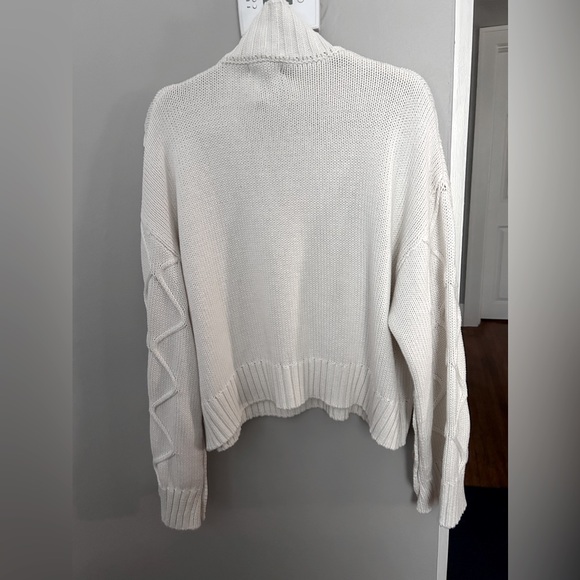 Banana Republic oversized cropped cable sweater  with dolman sleeves - Picture 5 of 8